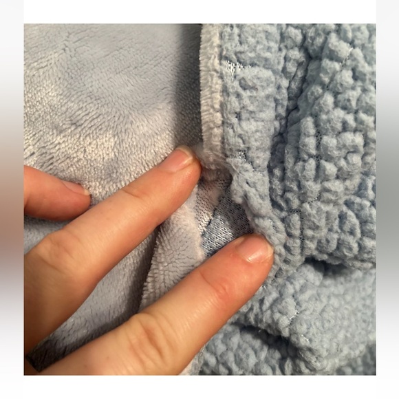 Idea Nuova Solid Light Blue Baby Blanket Plush Sherpa Security Lovey Thick - Picture 9 of 9